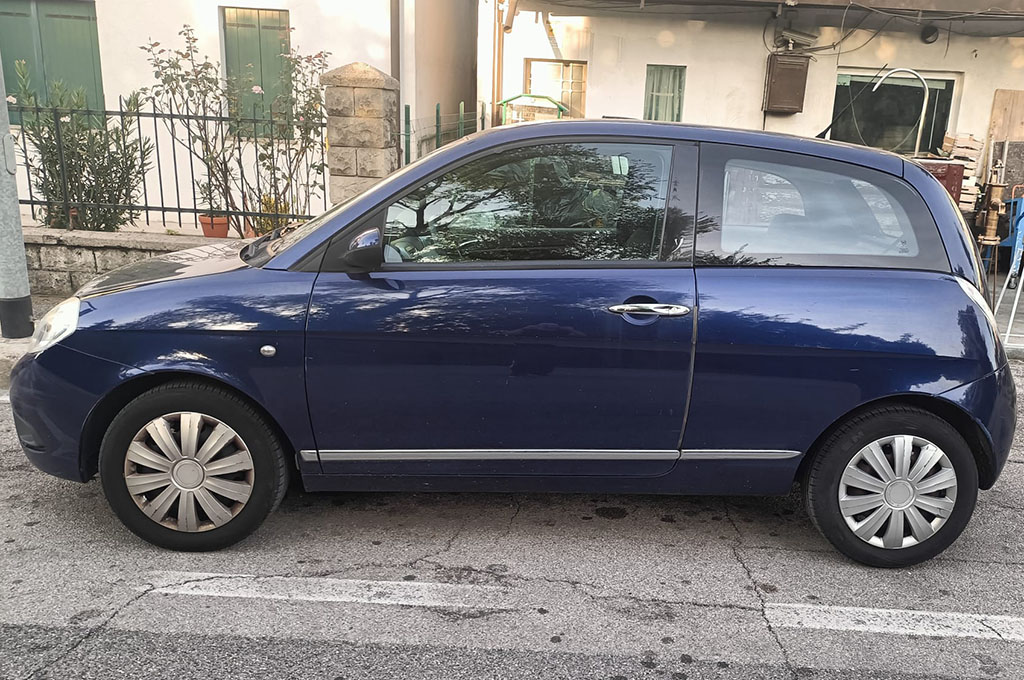 Lancia ypsilon dj 1